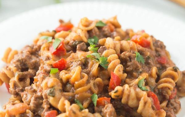 Slow-Cooker-Hamburger-Helper-www.thereciperebel.com-9-of-11-600x900