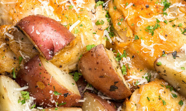 gallery-1455837174-delish-slow-cooker-chicken-1